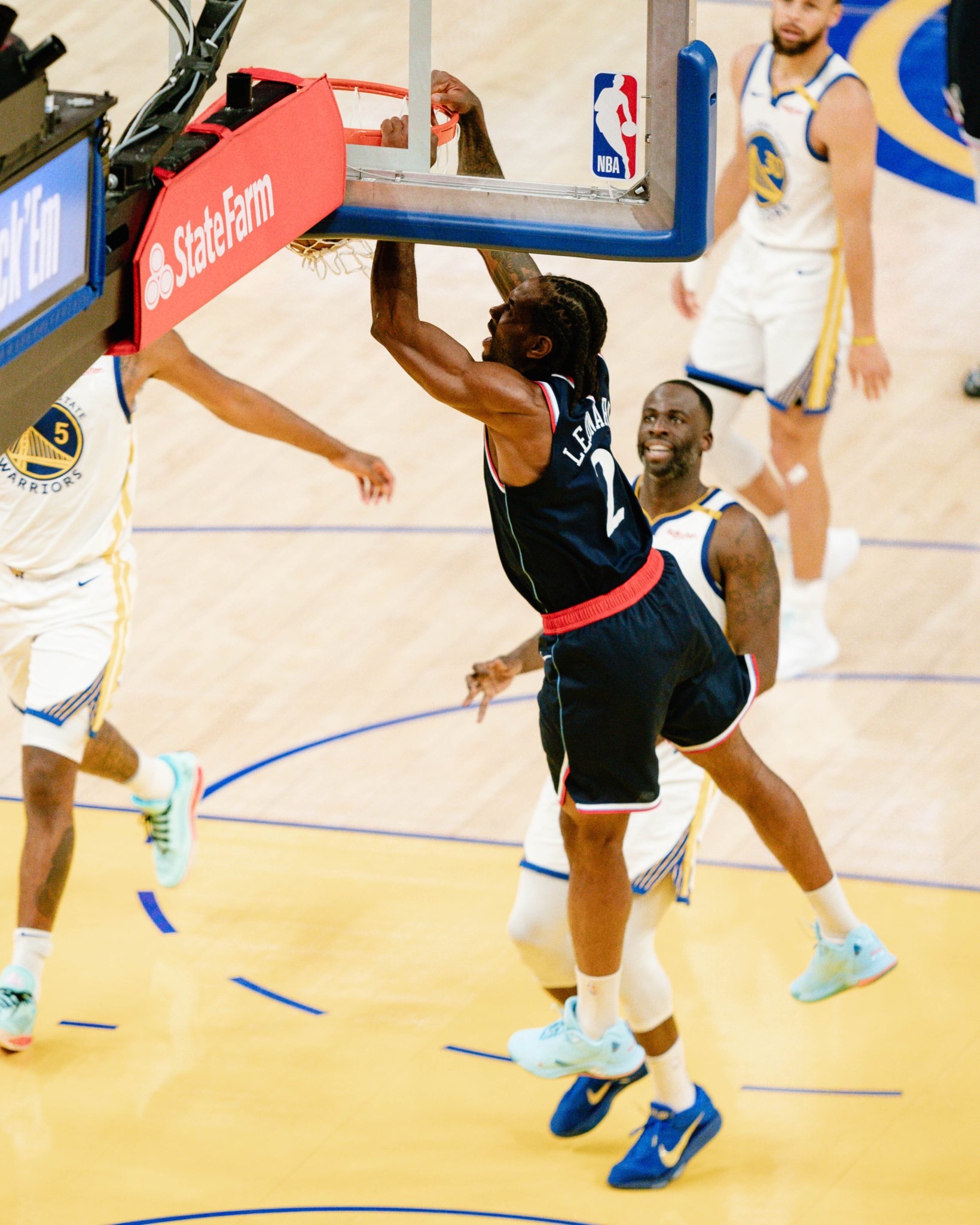 壹号娱乐-浓眉哥关键节点战术调整，美国队带队取胜！的简单介绍